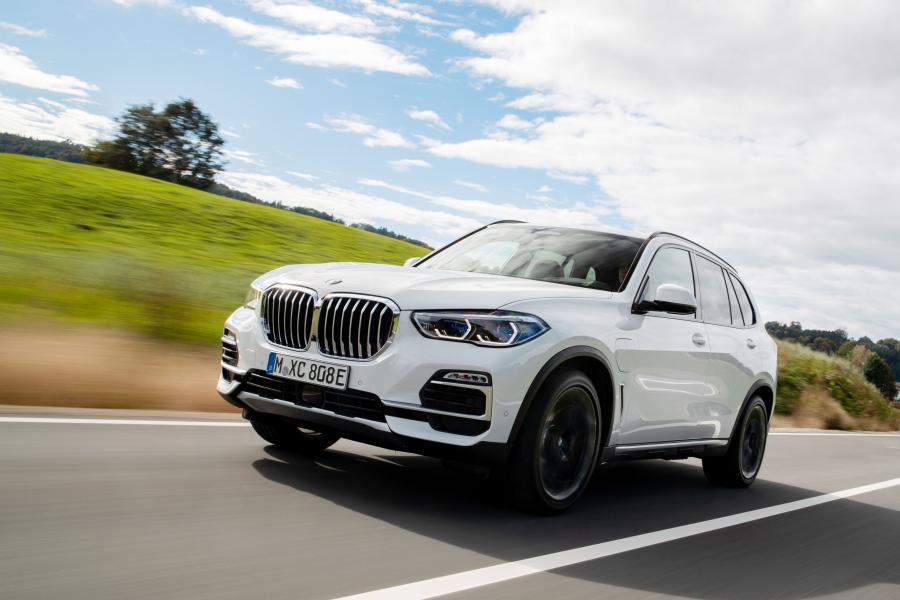  BMW X5 xDrive45e iPerformance (G05) 2019 года  (WW) (фото 2 из 102)